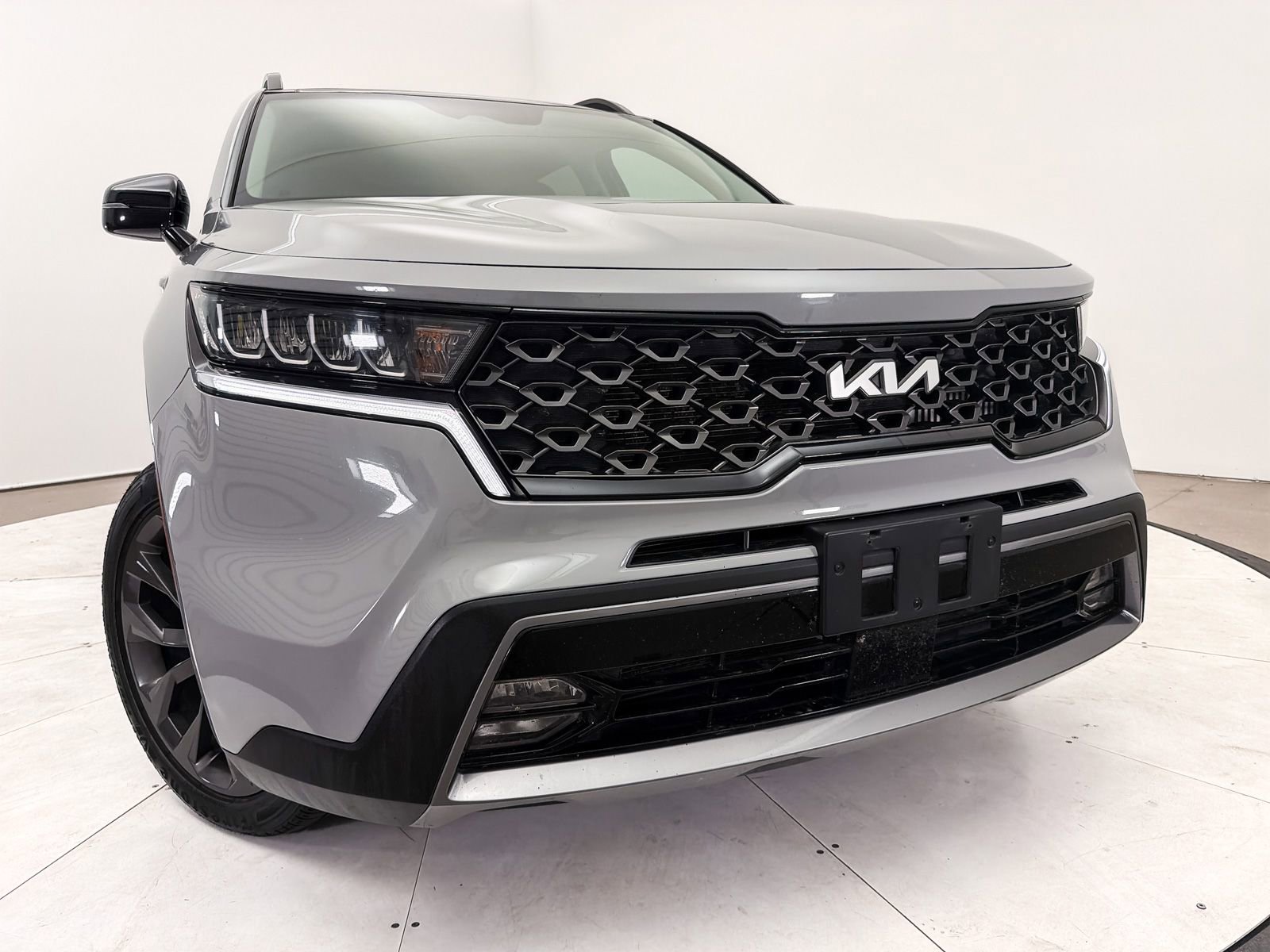 Used 2022 Kia Sorento X-Line EX AWD/4WD image 2