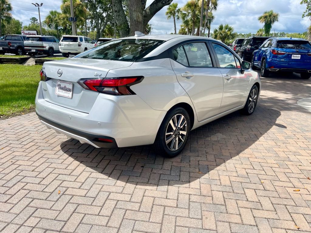 Used 2023 Nissan Versa SV image 5