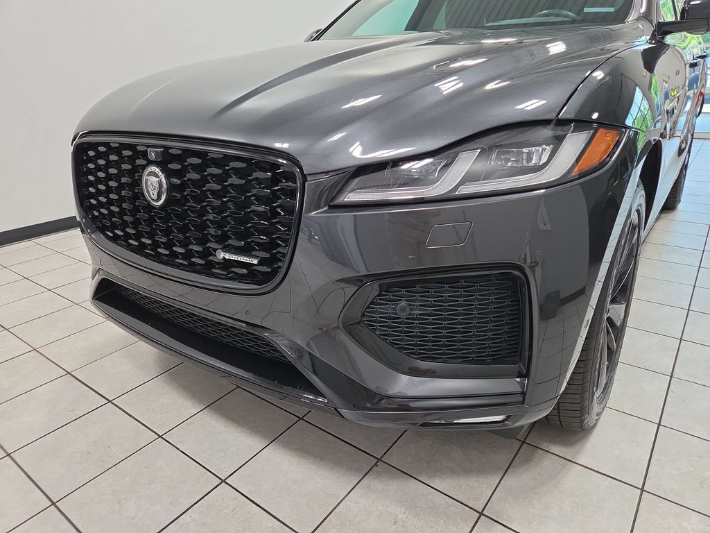 Used 2025 Jaguar F-PACE R-Dynamic S AWD/4WD image 22