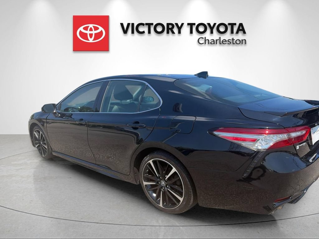 Used 2018 Toyota Camry XSE FWD image 3