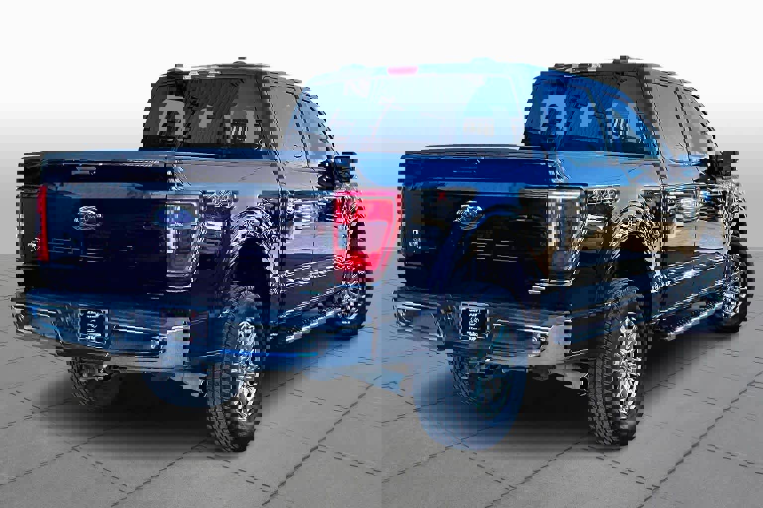 Certified 2021 Ford F150 XLT w/ Equipment Group 302A High image 16