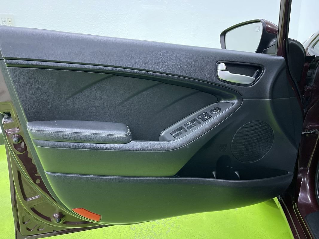 Used 2018 Kia Forte LX image 16