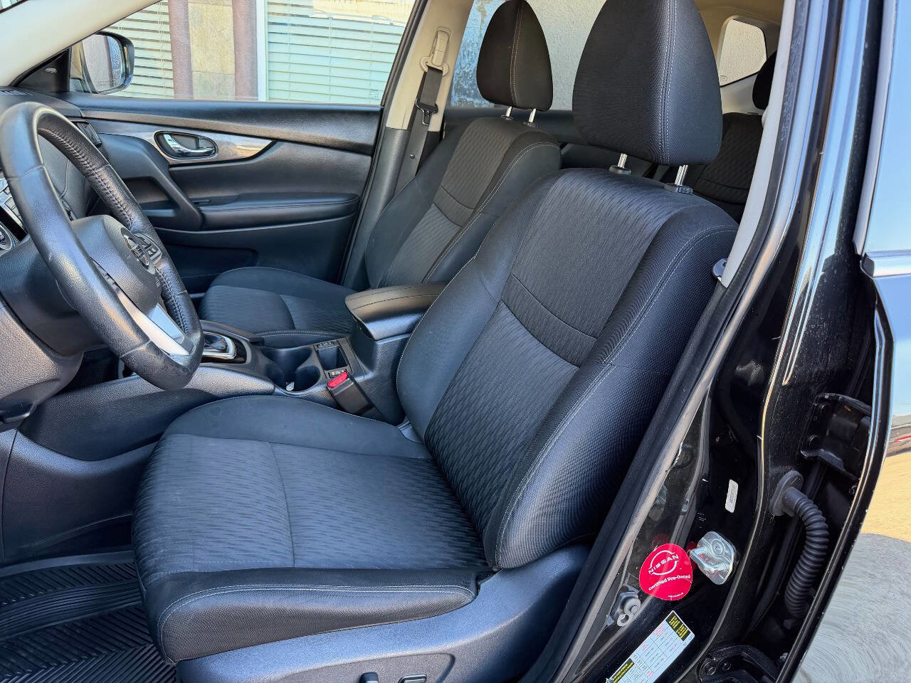 Used 2019 Nissan Rogue SV FWD image 13