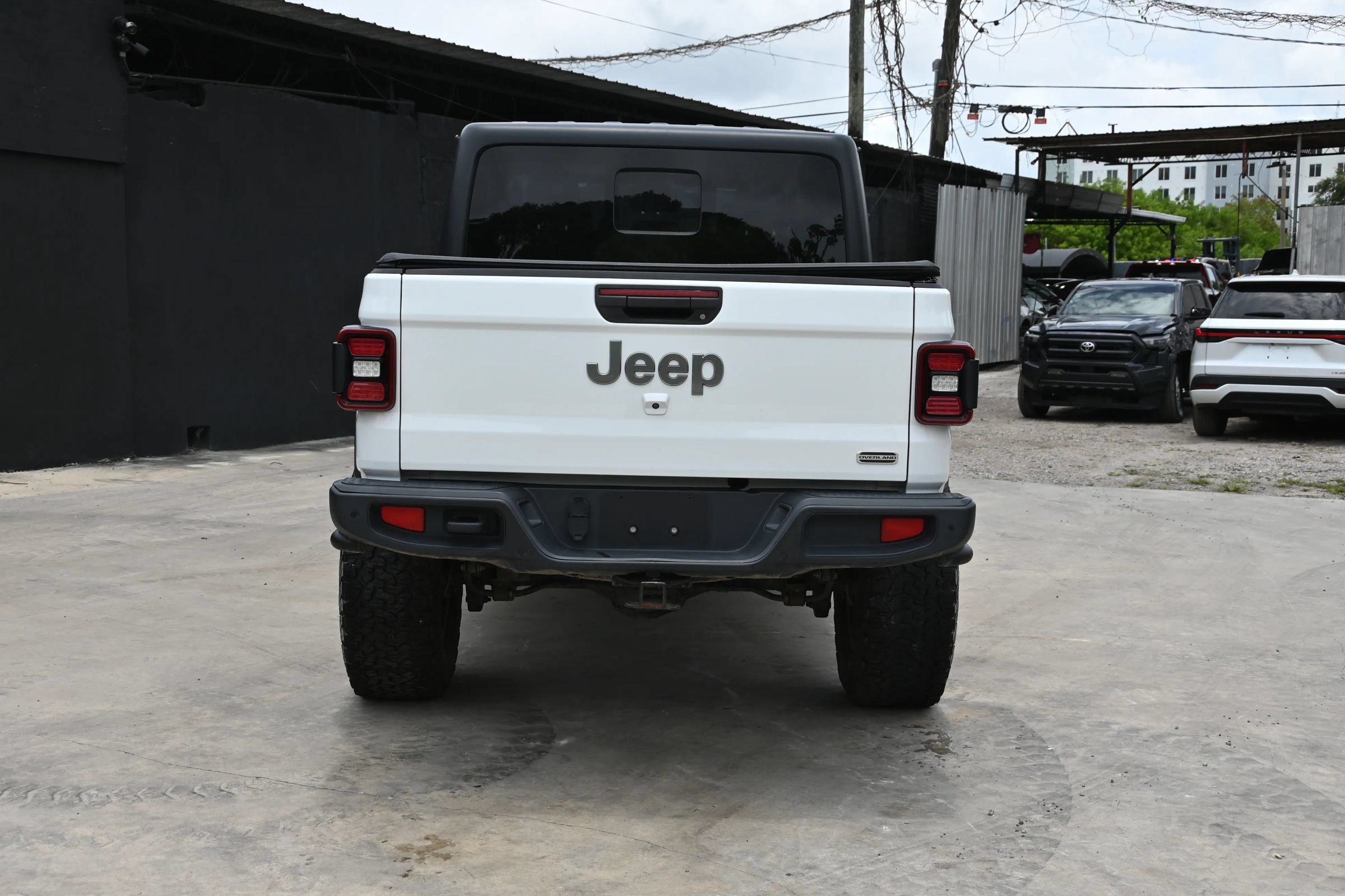 Used 2020 Jeep Gladiator Overland AWD/4WD image 5