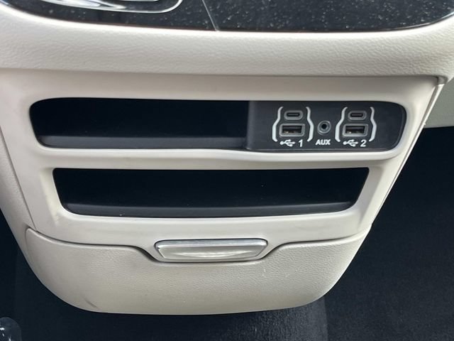 Used 2023 Chrysler Voyager LX FWD image 33