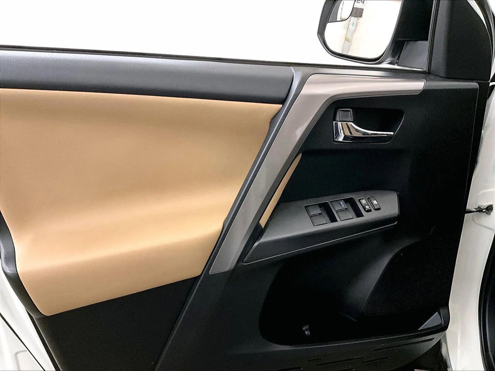 Used 2017 Toyota RAV4 XLE w/ Premium Special Value Package image 22