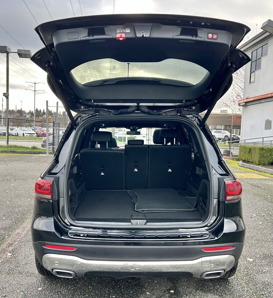 Used 2023 Mercedes-Benz GLB 250 4MATIC w/ Premium Package image 26