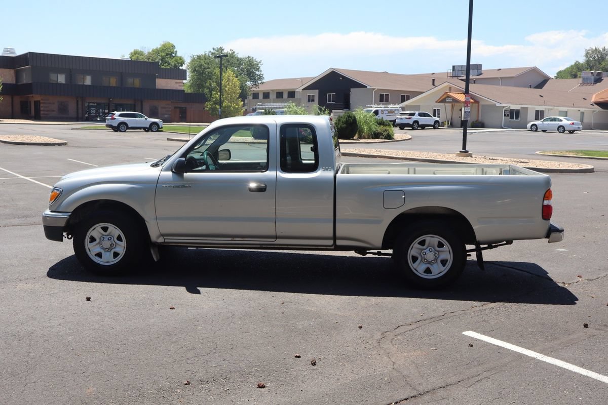 Used 2002 Toyota Tacoma 2WD Xtracab w/ SR5 Pkg w/ Chrome Pkg image 9