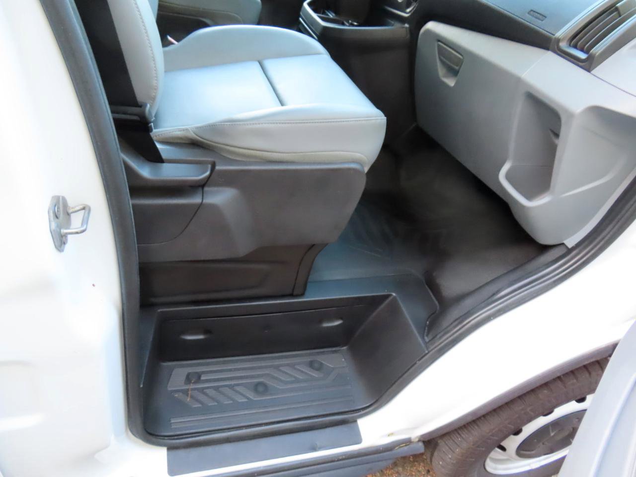 Used 2015 Ford Transit 150 130 Low Roof RWD image 18