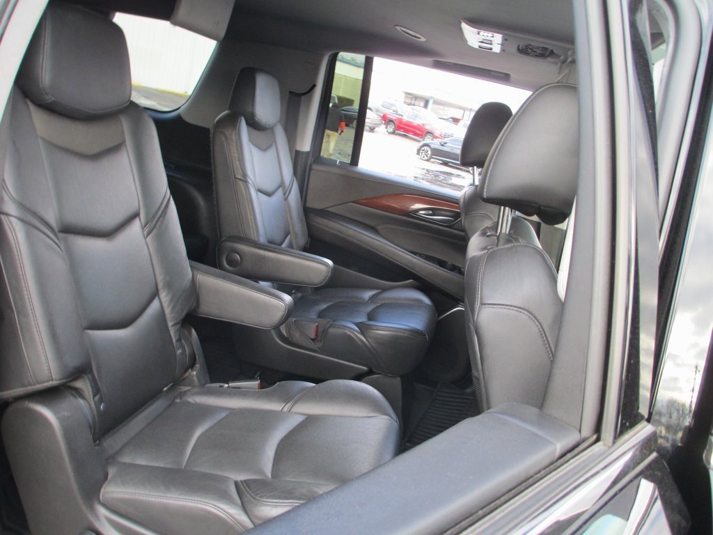 Used 2019 Cadillac Escalade ESV Premium Luxury image 26