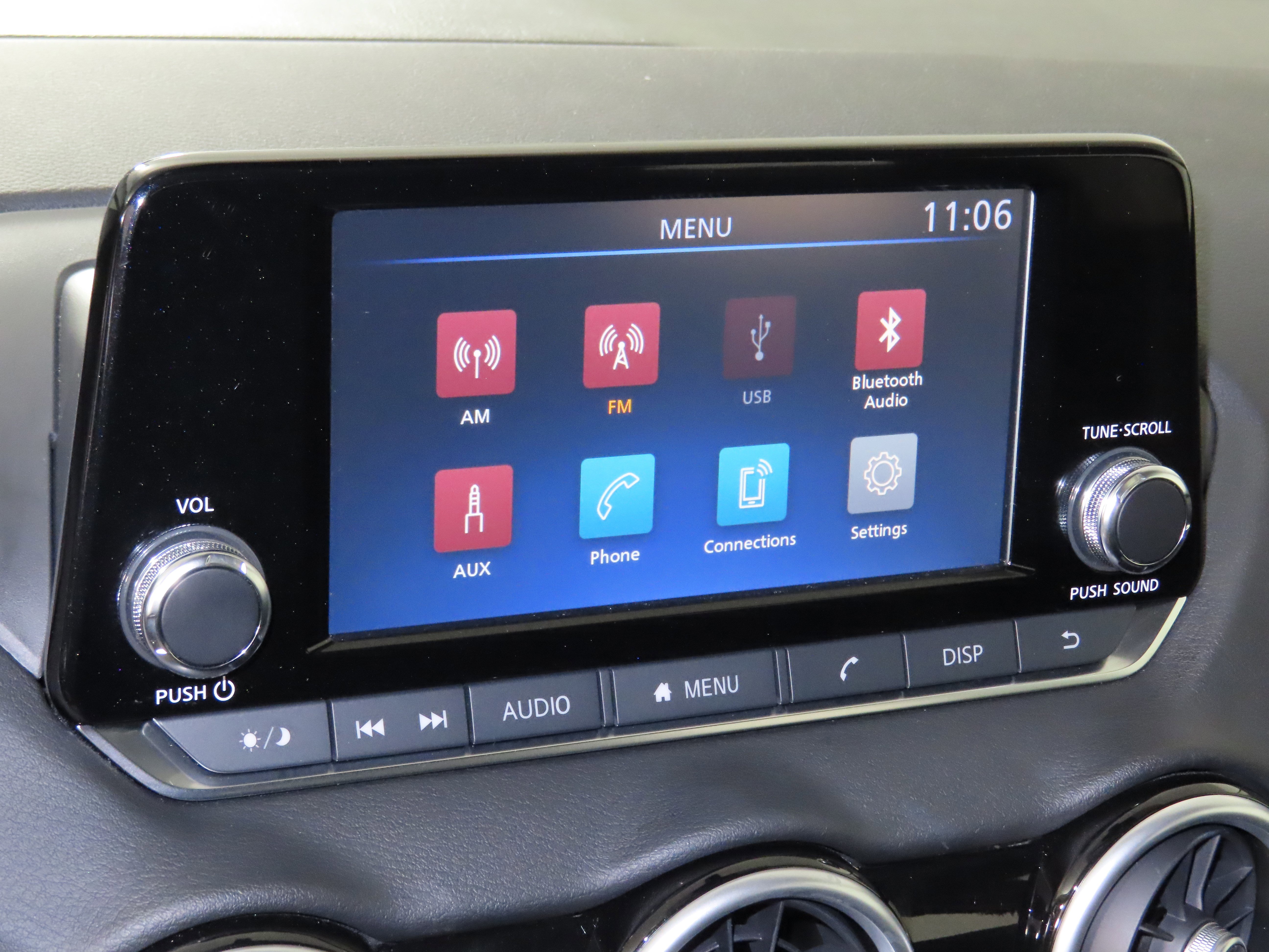 Used 2025 Nissan Sentra S image 29