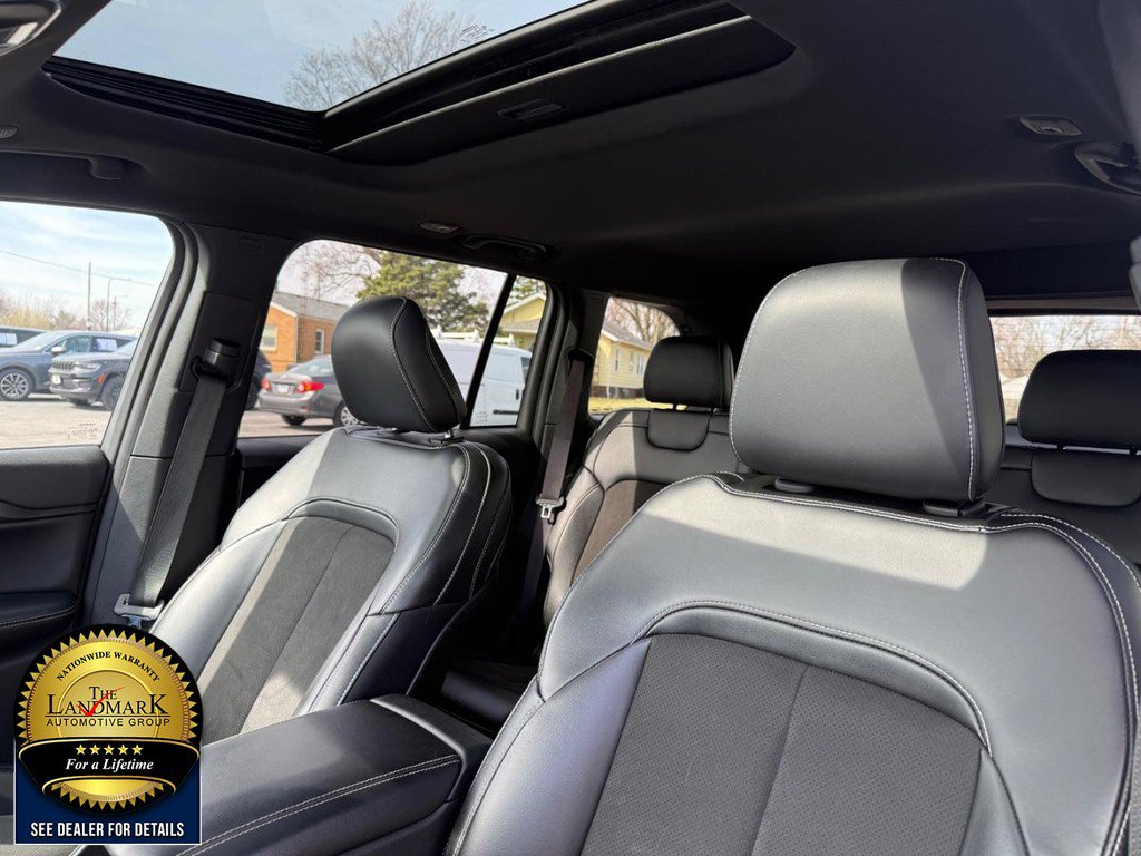 Used 2023 Jeep Grand Cherokee Altitude image 9