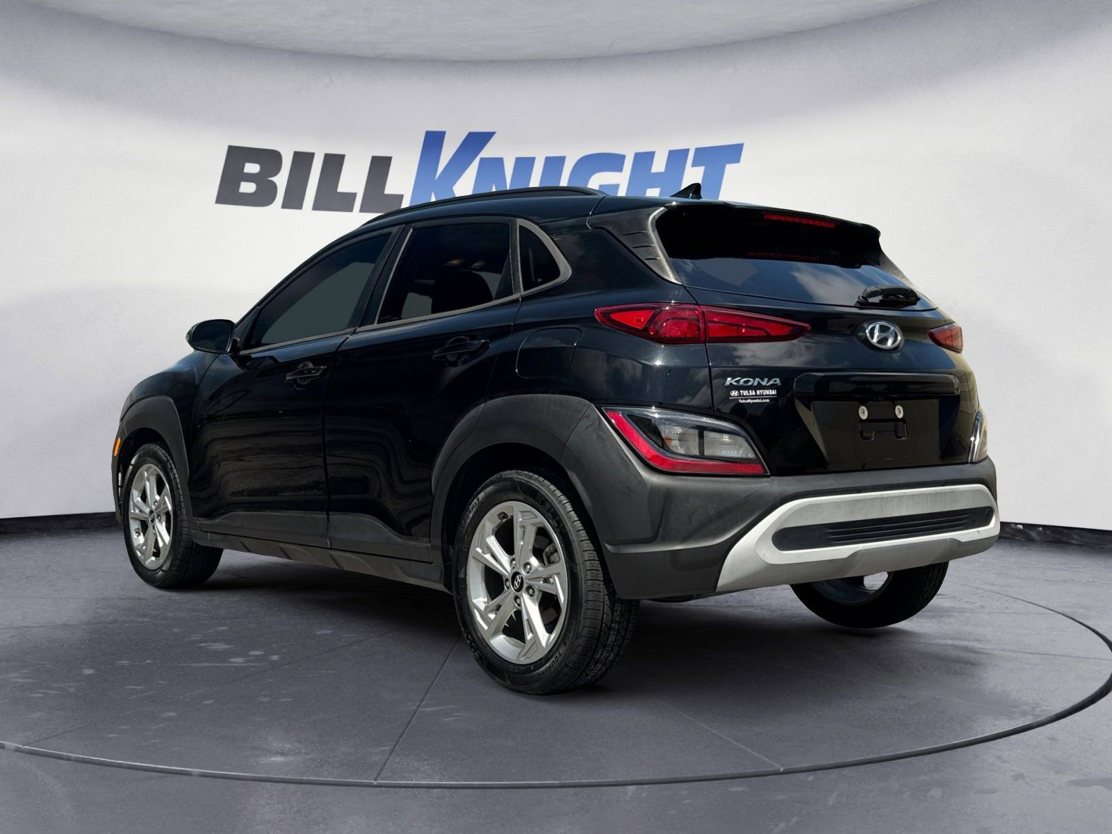 Used 2022 Hyundai Kona SEL w/ Cargo Package FWD image 3