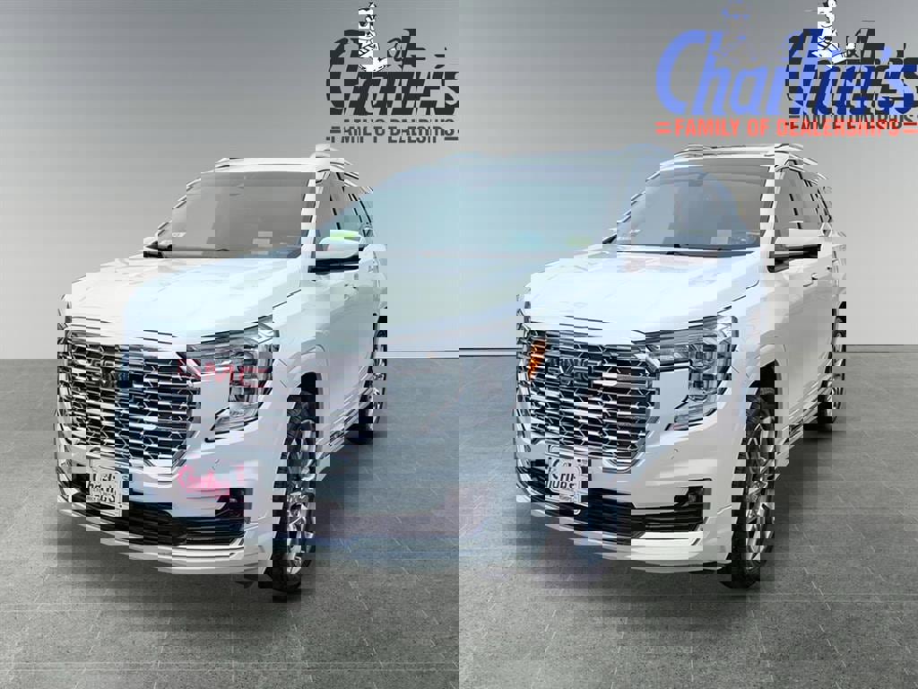 Used 2022 GMC Terrain Denali image 1