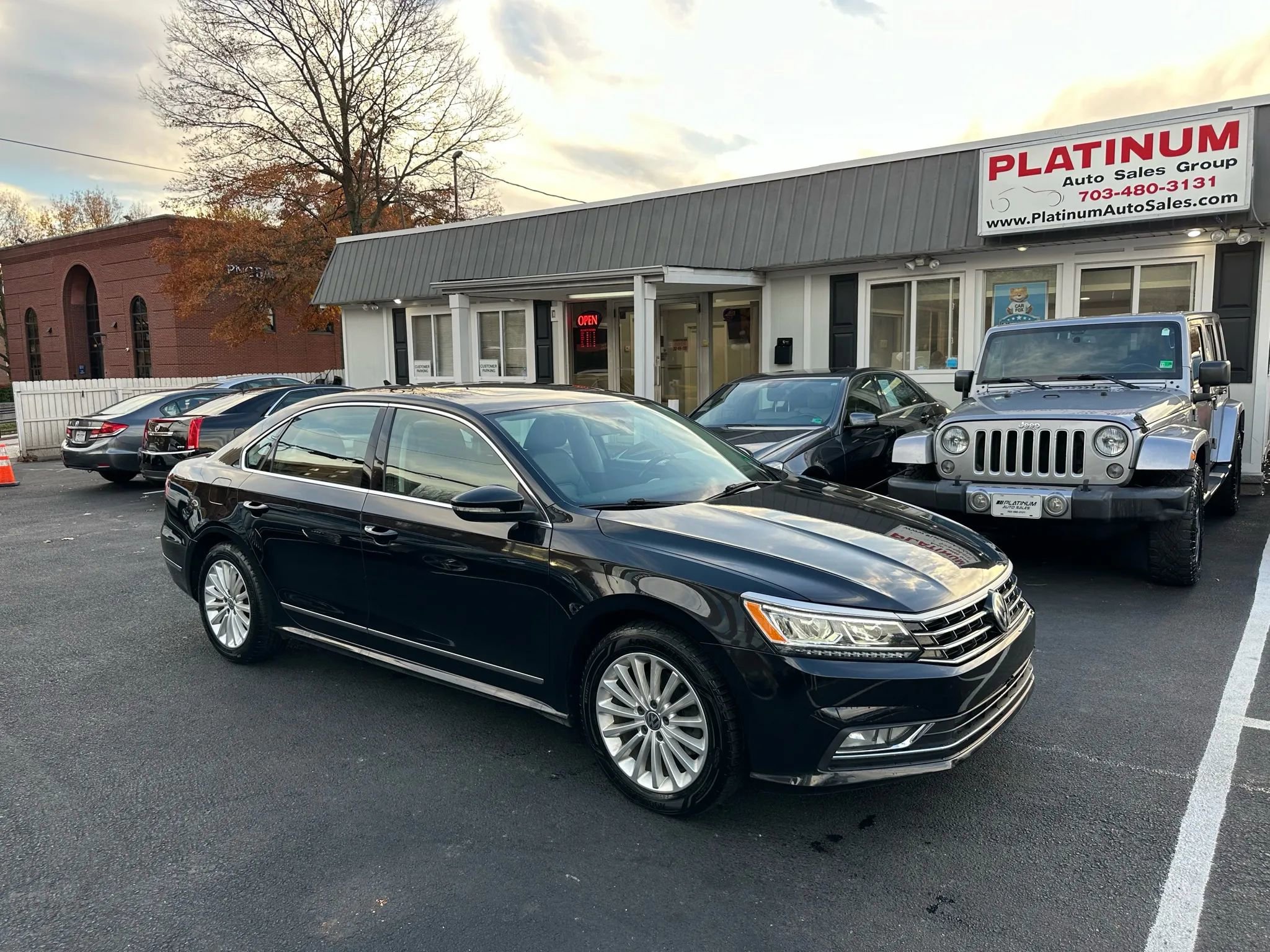 Used 2017 Volkswagen Passat 1.8T SE w/ SE Lighting Package