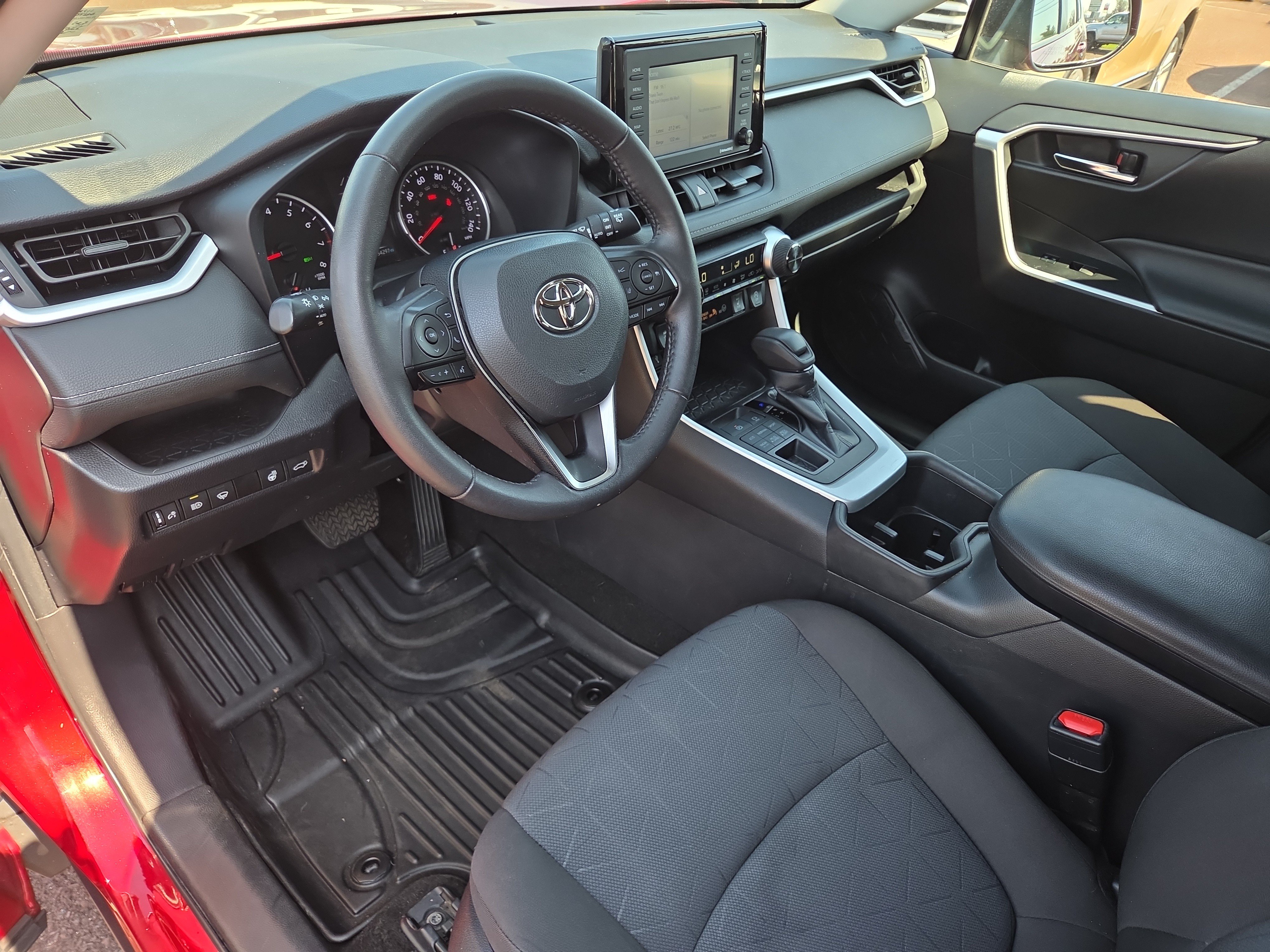 Certified 2022 Toyota RAV4 XLE w/ Convenience Package AWD/4WD image 15