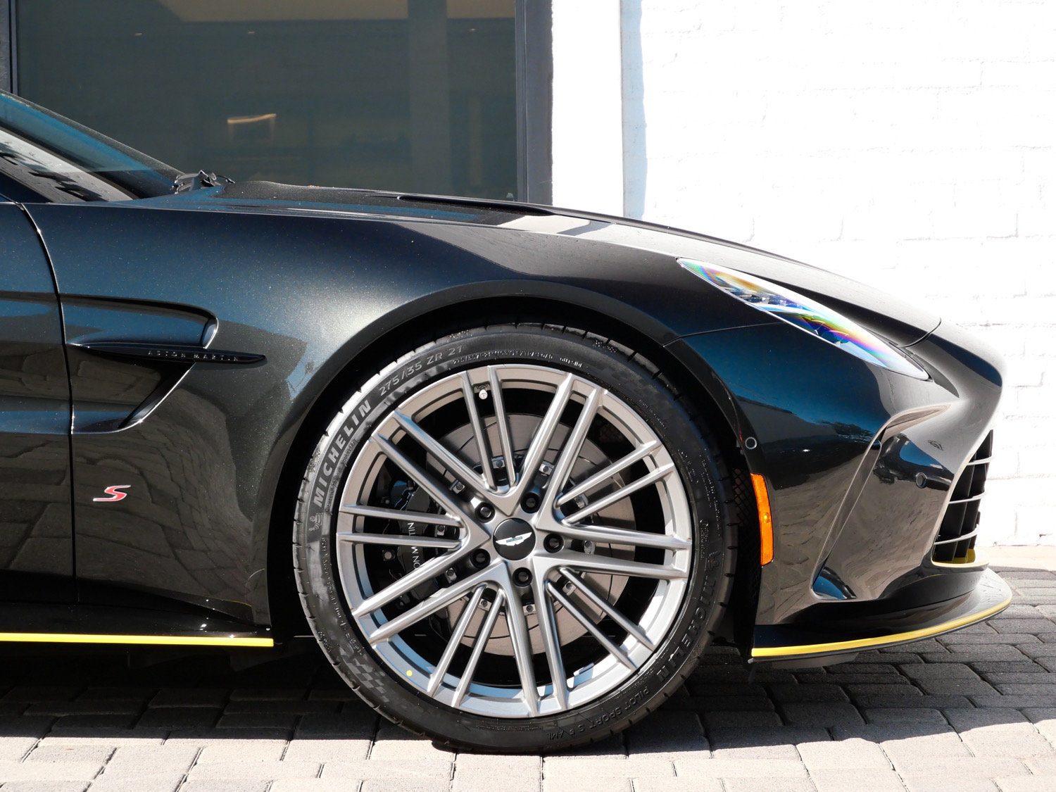 New 2026 Aston Martin V8 Vantage S RWD image 4