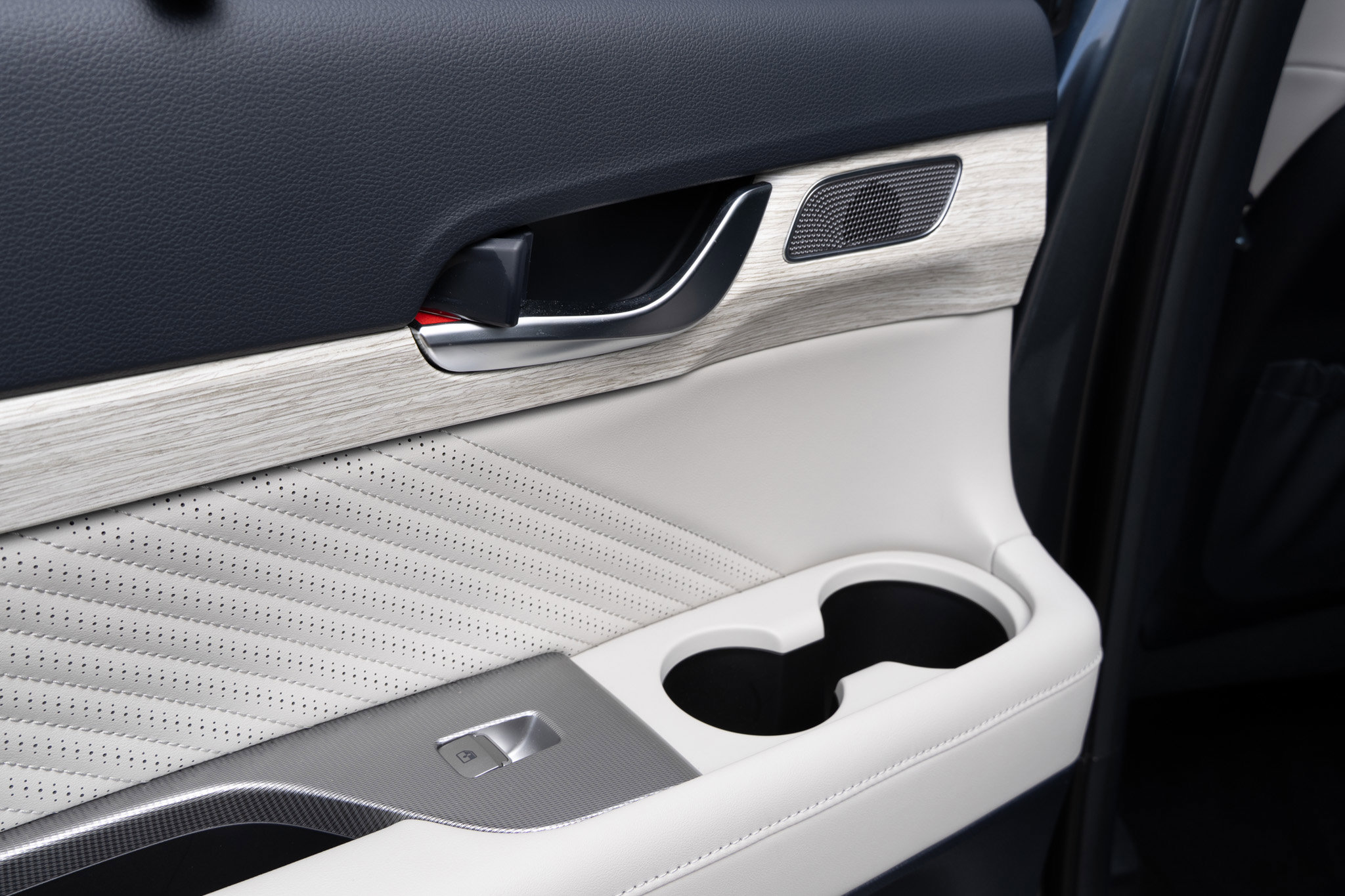 Used 2024 Hyundai Palisade Calligraphy image 14