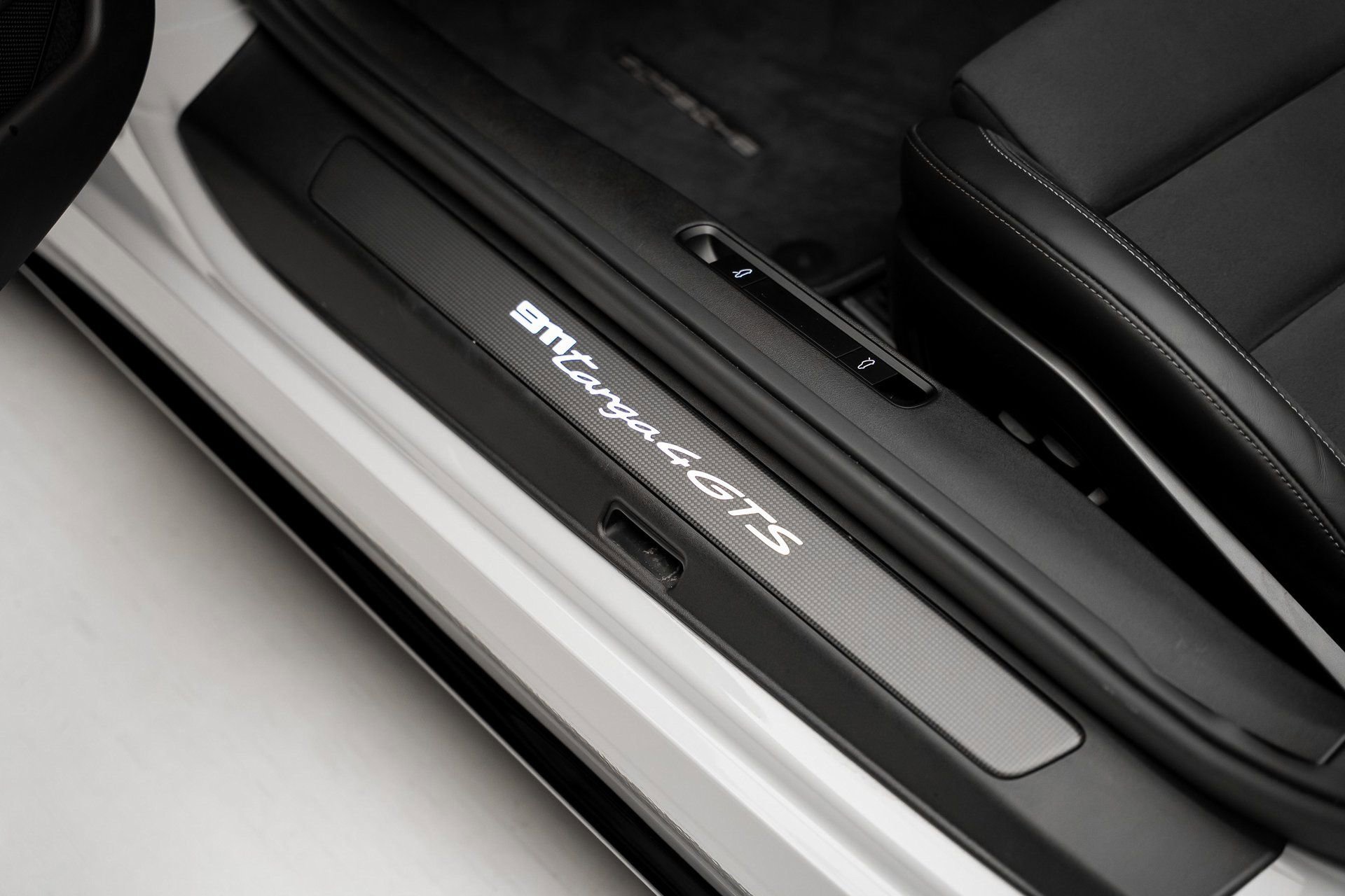 Used 2025 Porsche 911 Targa 4 GTS w/ Premium Package image 63