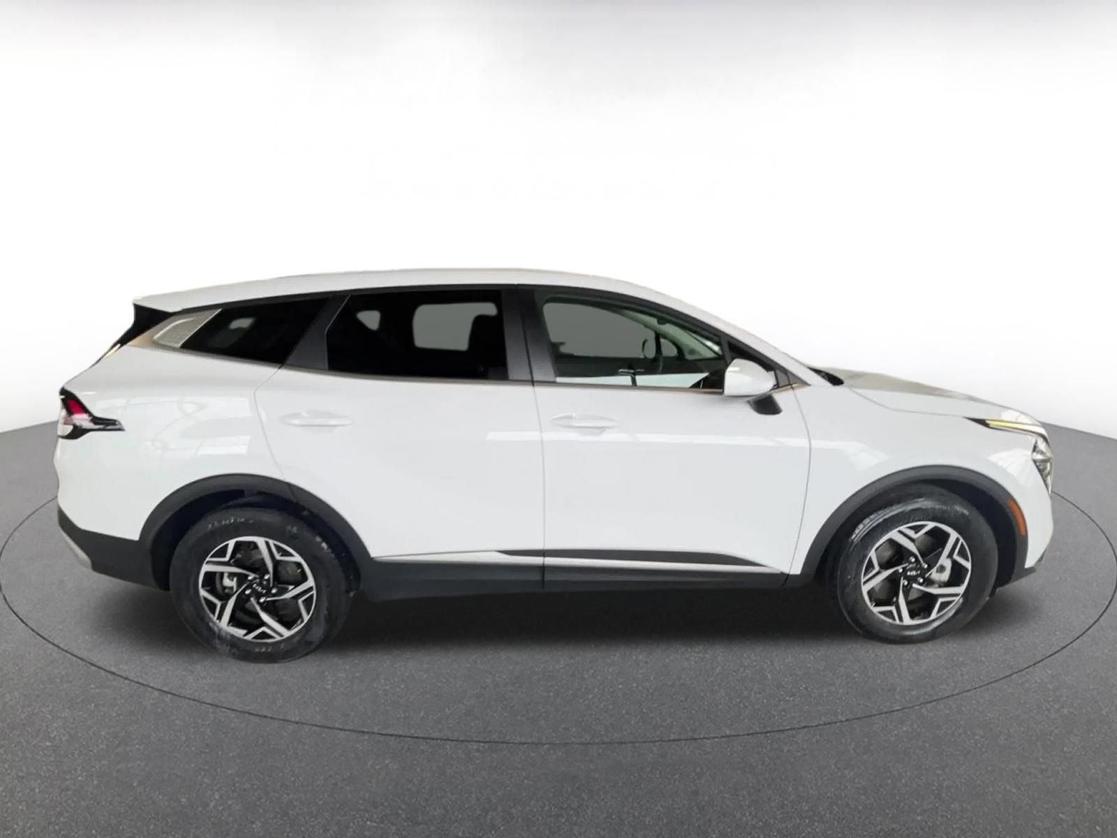 Used 2025 Kia Sportage LX image 16