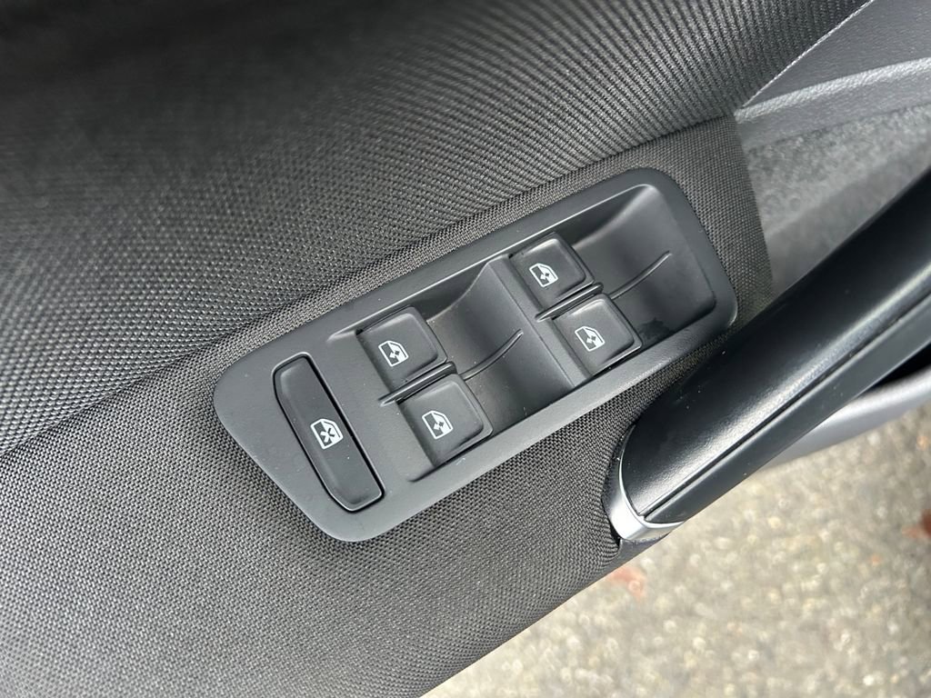 Used 2020 Volkswagen Golf 4-Door image 24