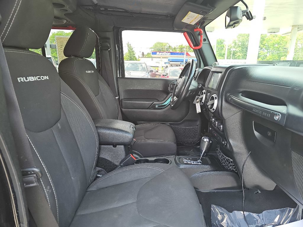 Used 2014 Jeep Wrangler Unlimited Rubicon w/ Connectivity Group AWD/4WD image 53