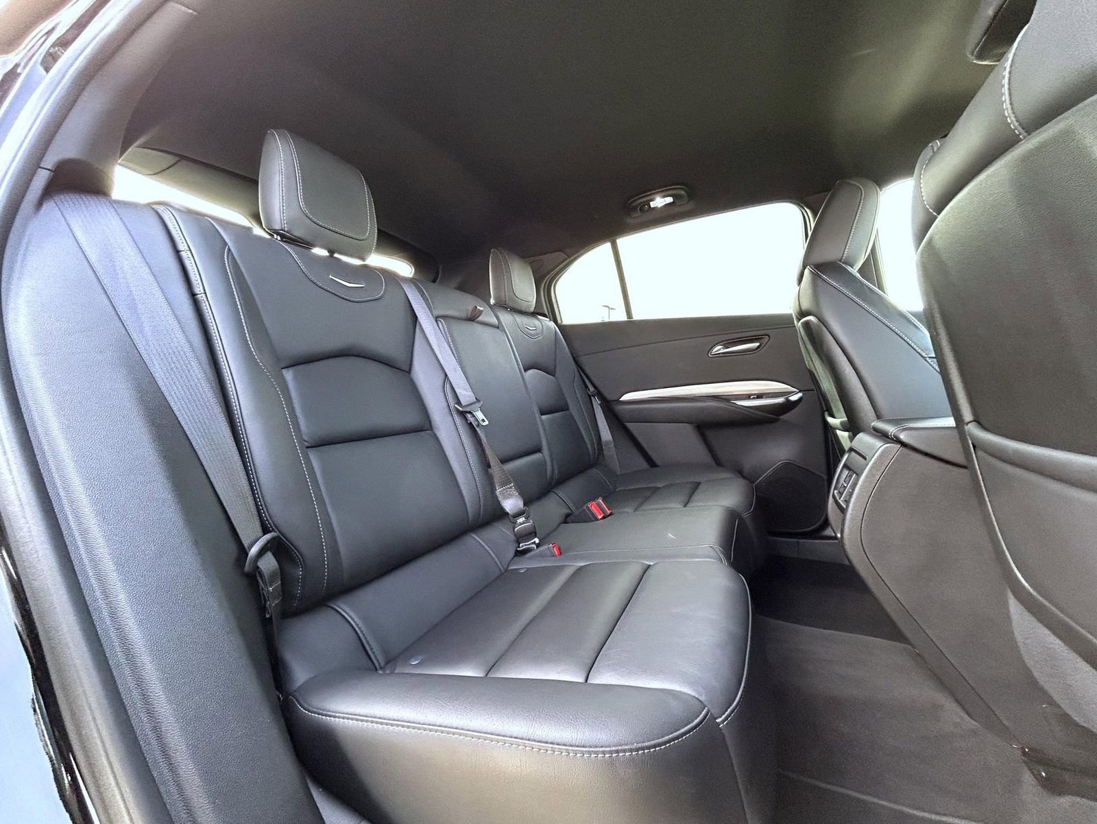 Used 2025 Cadillac XT4 Premium Luxury image 18