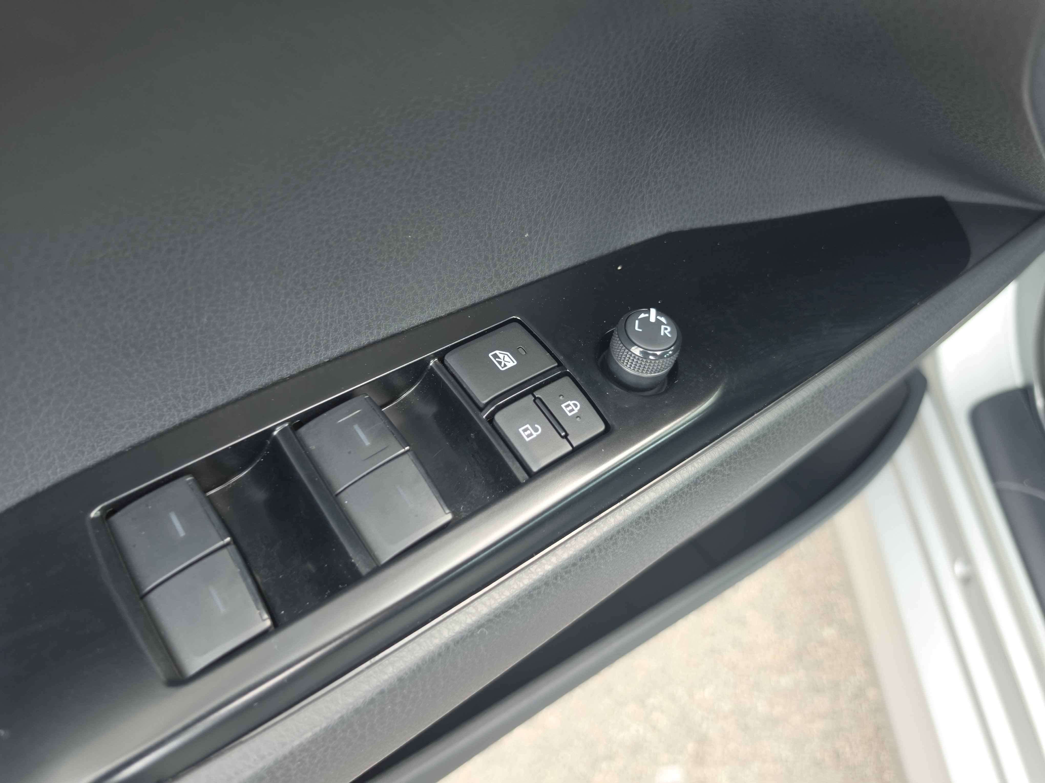 Used 2025 Toyota Camry LE FWD image 20