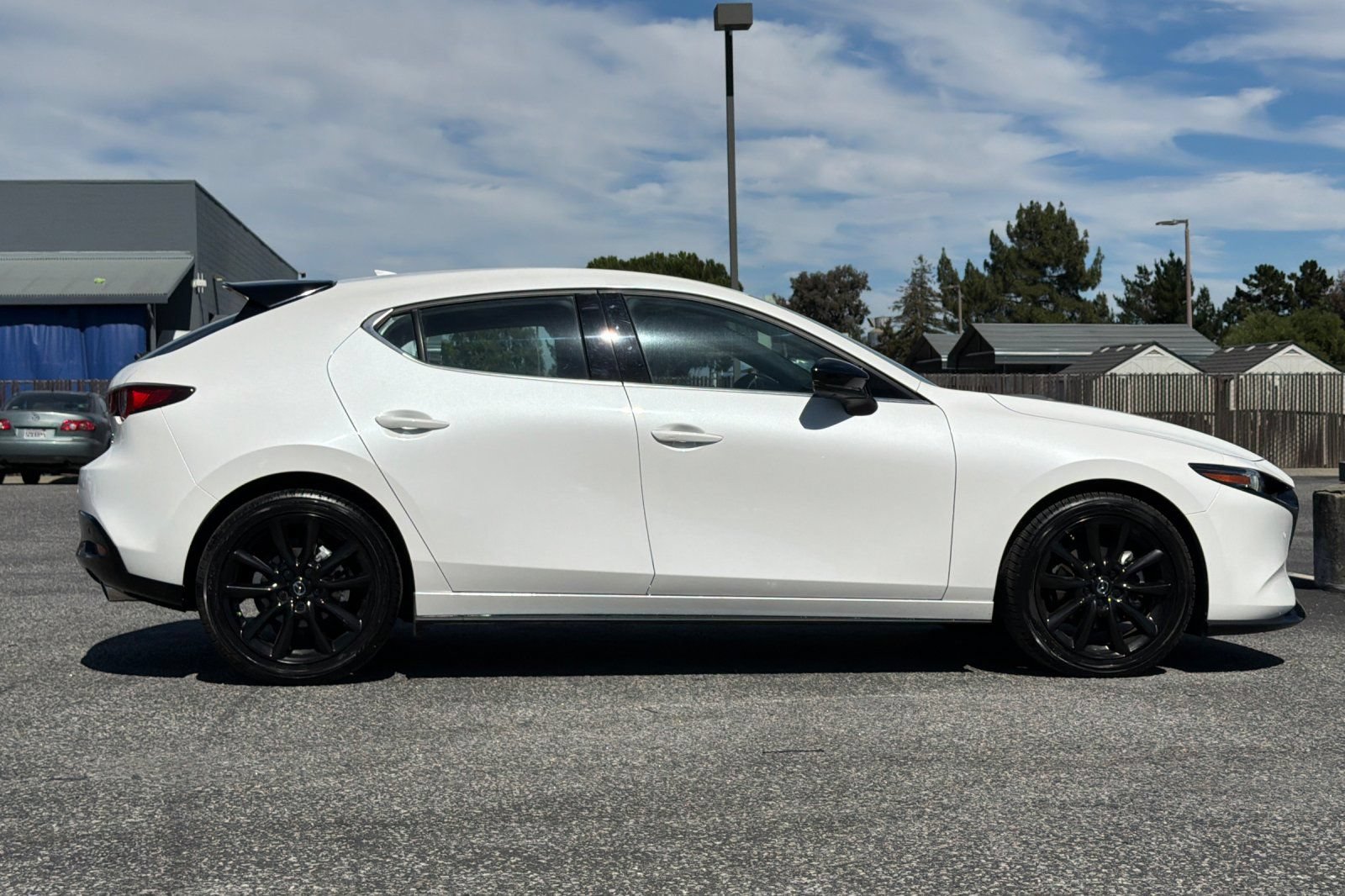 Used 2024 MAZDA MAZDA3 Hatchback w/Premium Plus Pkg AWD/4WD image 3