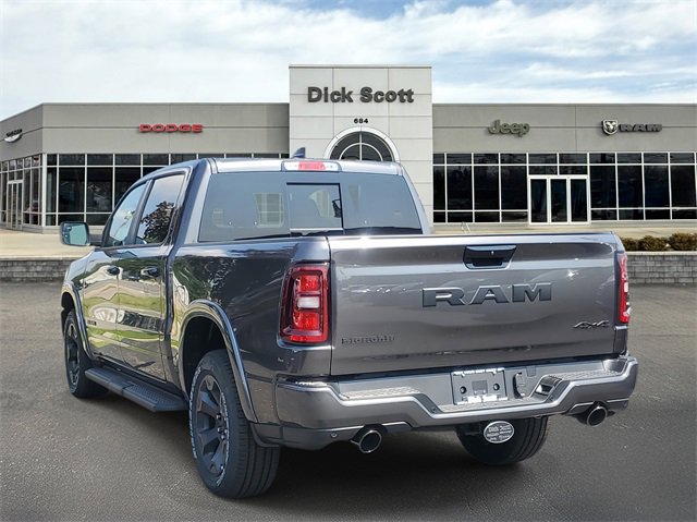 New 2026 RAM 1500 4x4 Crew Cab image 3