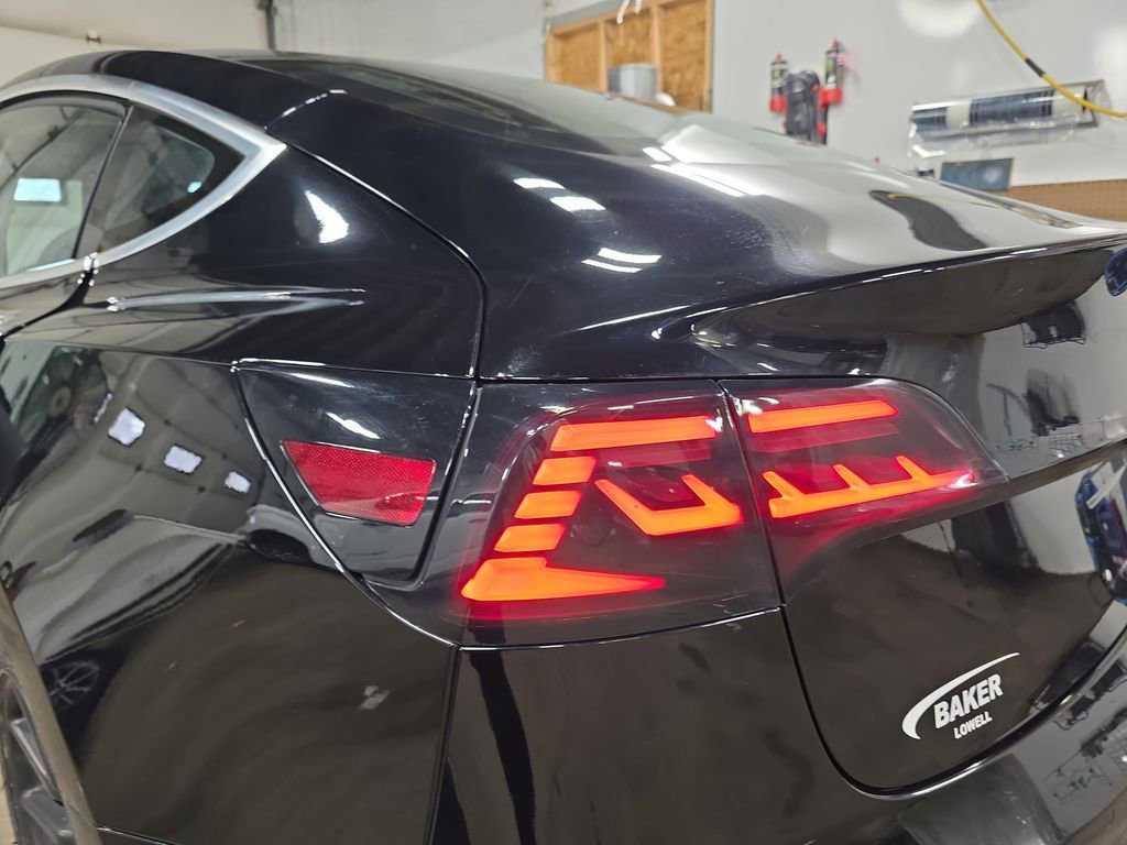 Used 2018 Tesla Model 3 Long Range image 29