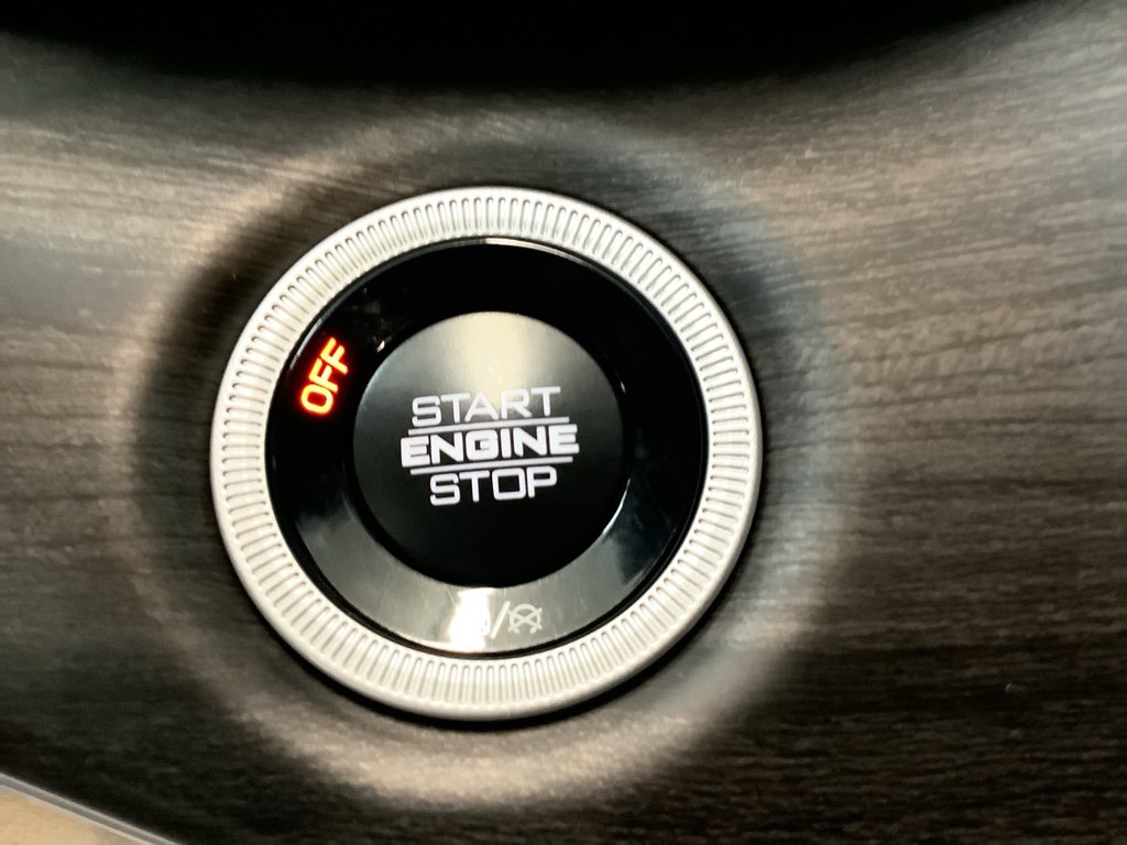 Used 2025 Jeep Grand Cherokee L Limited w/ Luxury Tech Group II image 18