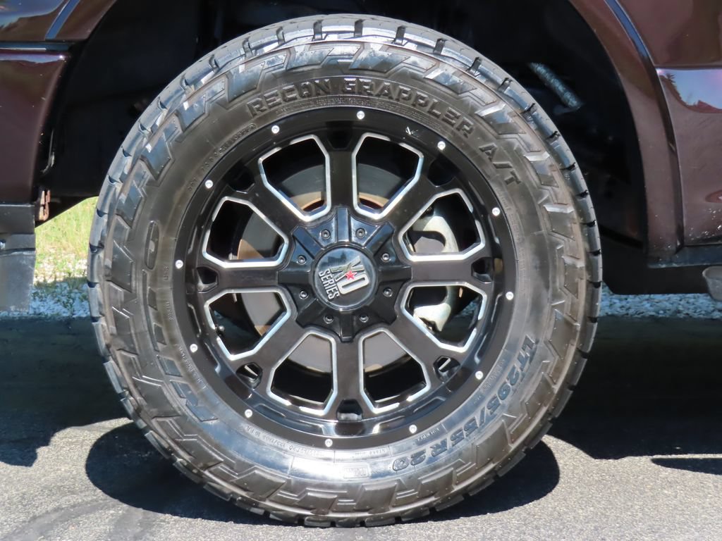 Used 2019 Ford F150 XLT w/ Equipment Group 302A Luxury AWD/4WD image 12
