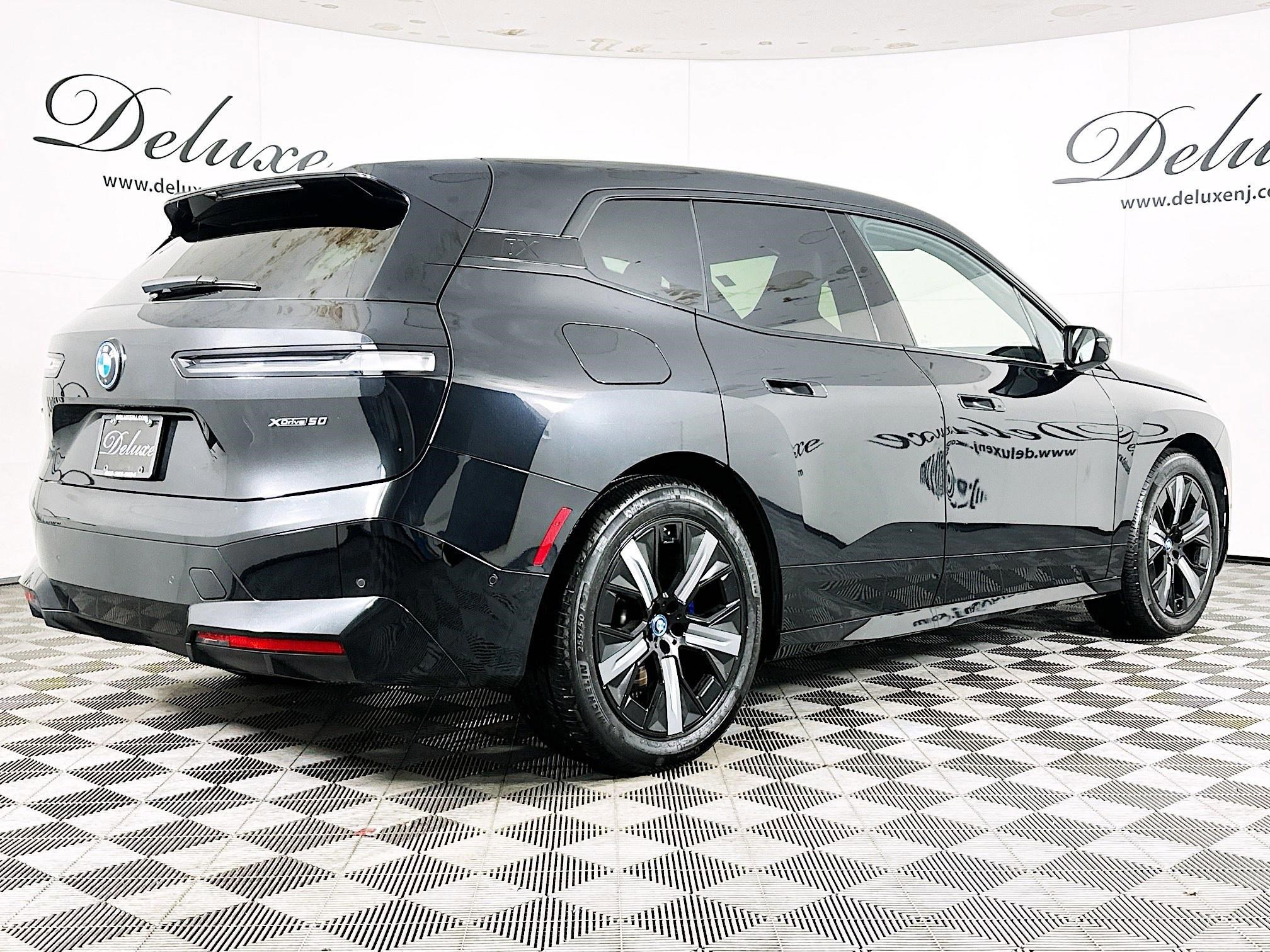 Used 2023 BMW iX xDrive50 w/ Premium Package image 6