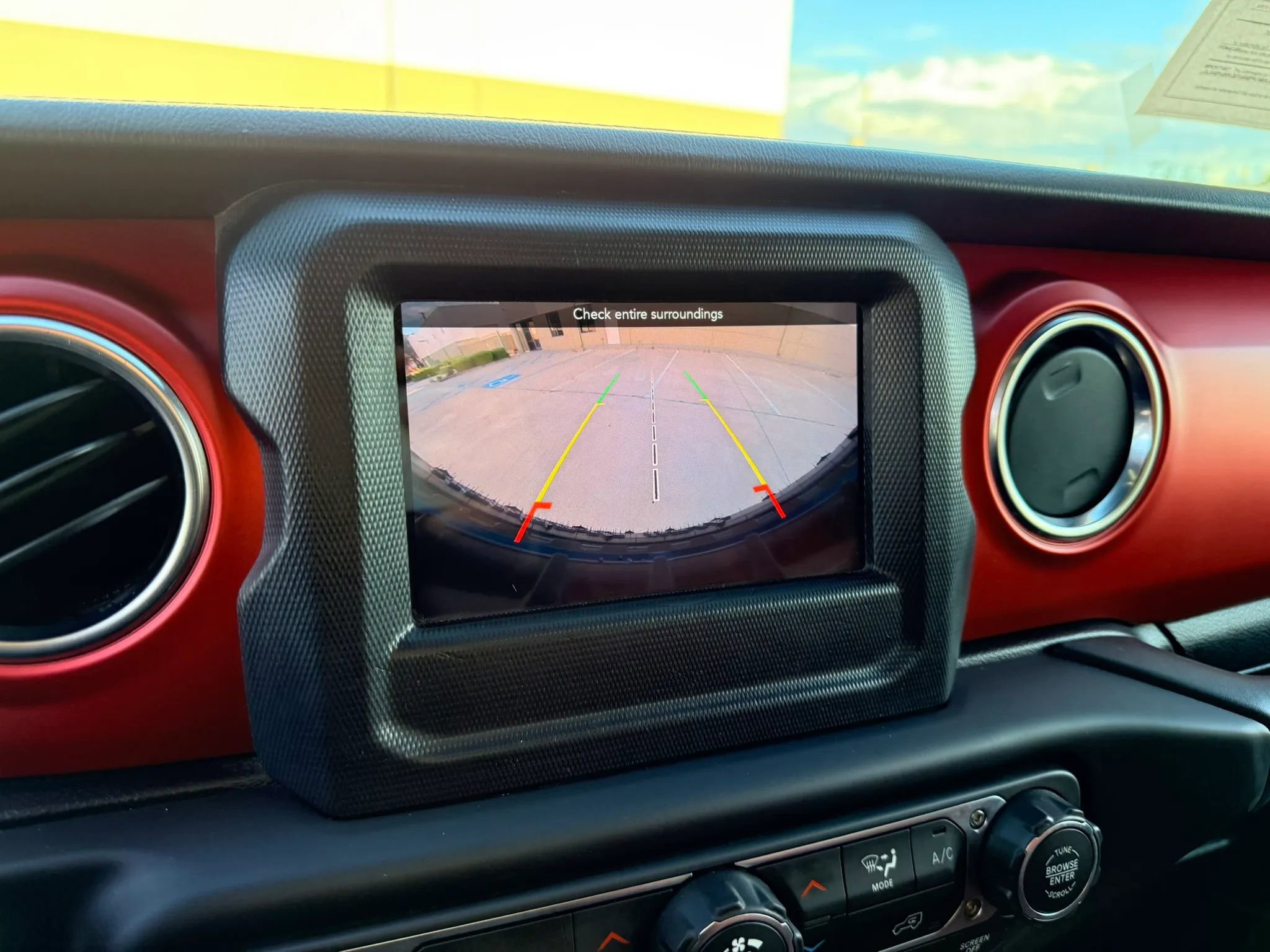 Used 2019 Jeep Wrangler Unlimited Sahara AWD/4WD image 22