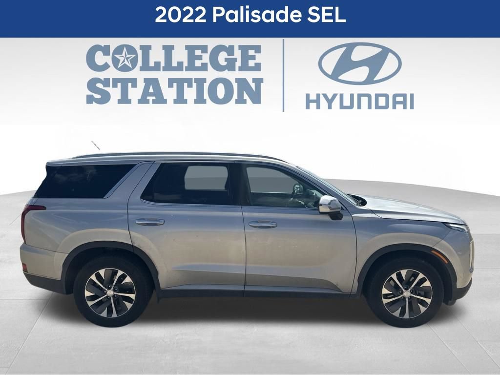 Used 2022 Hyundai Palisade SEL FWD image 2
