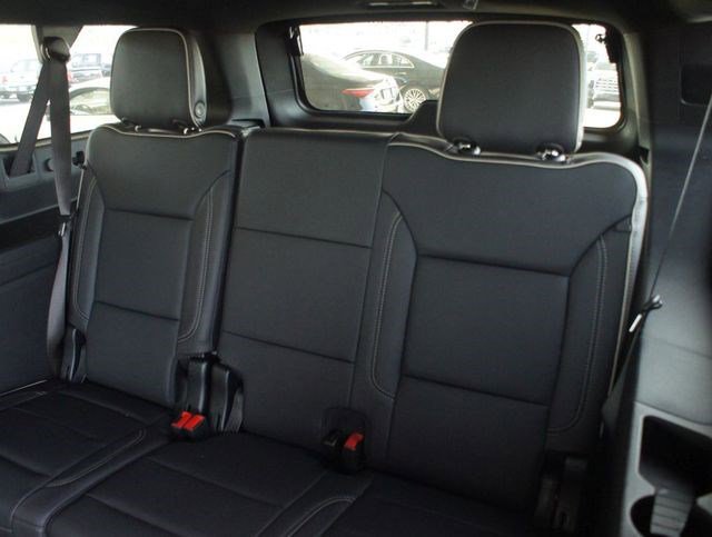 New 2025 Chevrolet Suburban Premier AWD/4WD image 9