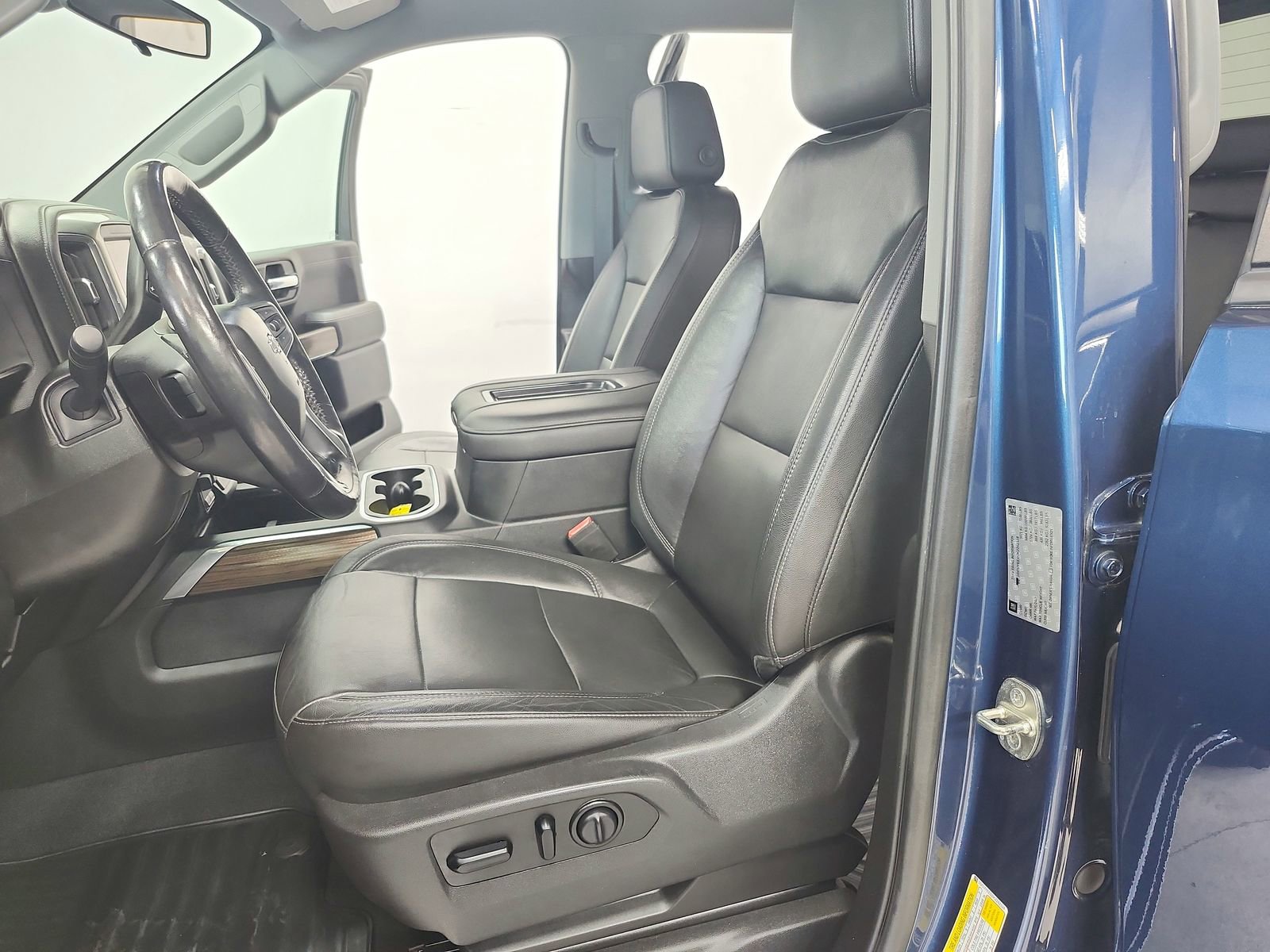 Used 2019 Chevrolet Silverado 1500 RST w/ All-Star Edition AWD/4WD image 19