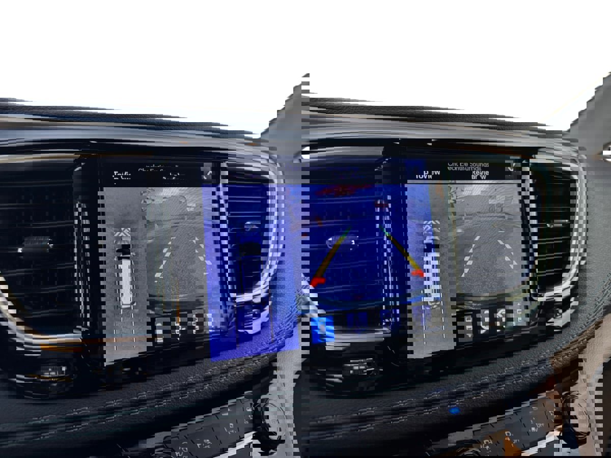 Used 2017 Chrysler Pacifica Platinum image 12