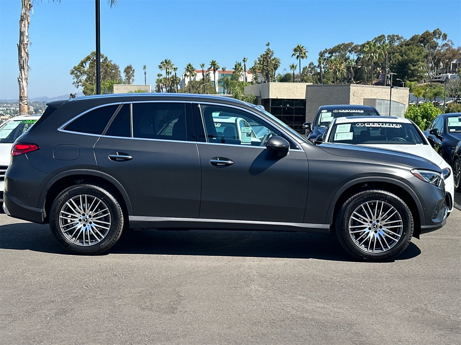 New 2025 Mercedes-Benz GLC 300 4MATIC image 2