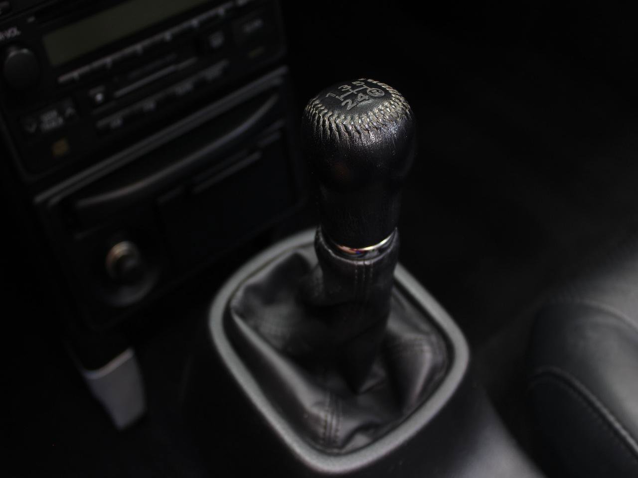 Used 2004 Toyota MR2 RWD image 34