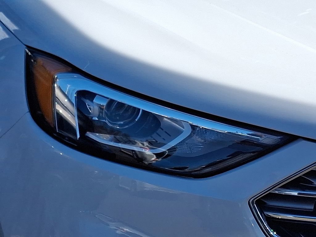 Used 2022 Ford Edge SE image 8