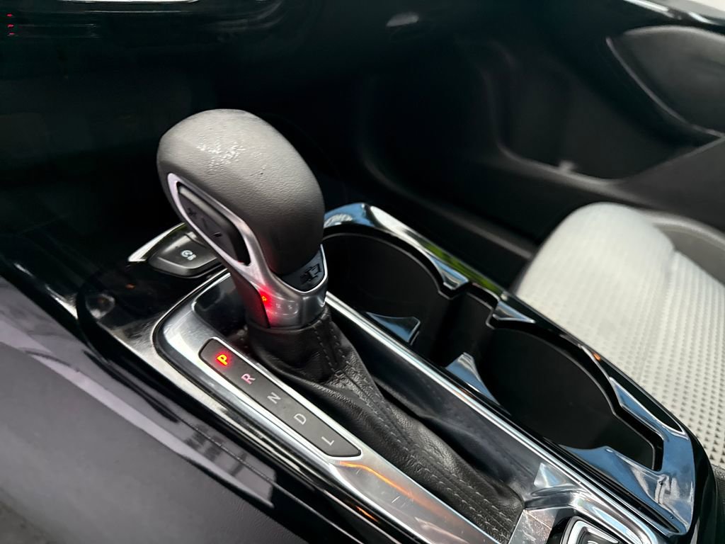 Used 2025 Chevrolet Trax LT w/ LT Convenience Package image 27