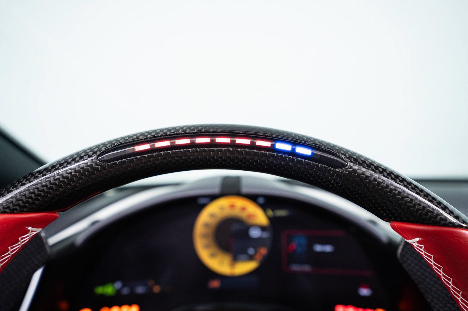 Certified 2025 Ferrari Roma Spider RWD image 31