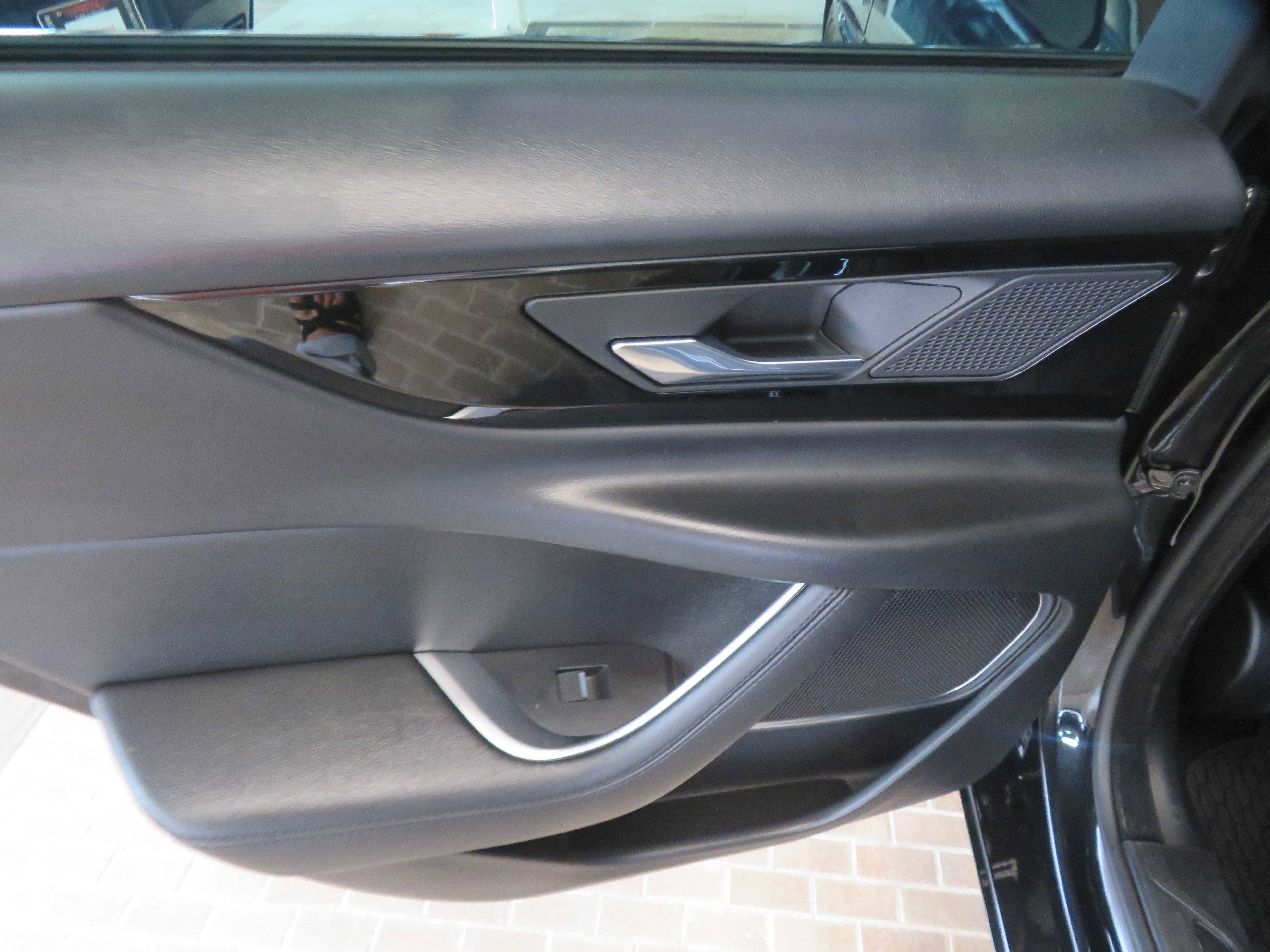 Used 2020 Jaguar XE S image 17