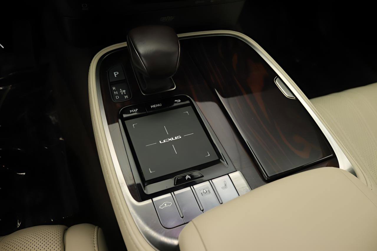 Used 2018 Lexus LS 500 w/ Interior Upgrade Package RWD image 15