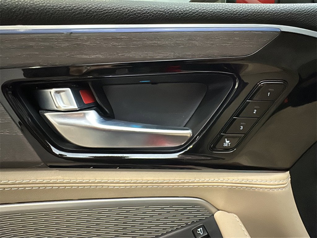 Used 2023 Acura MDX SH-AWD w/ Advance Package image 11