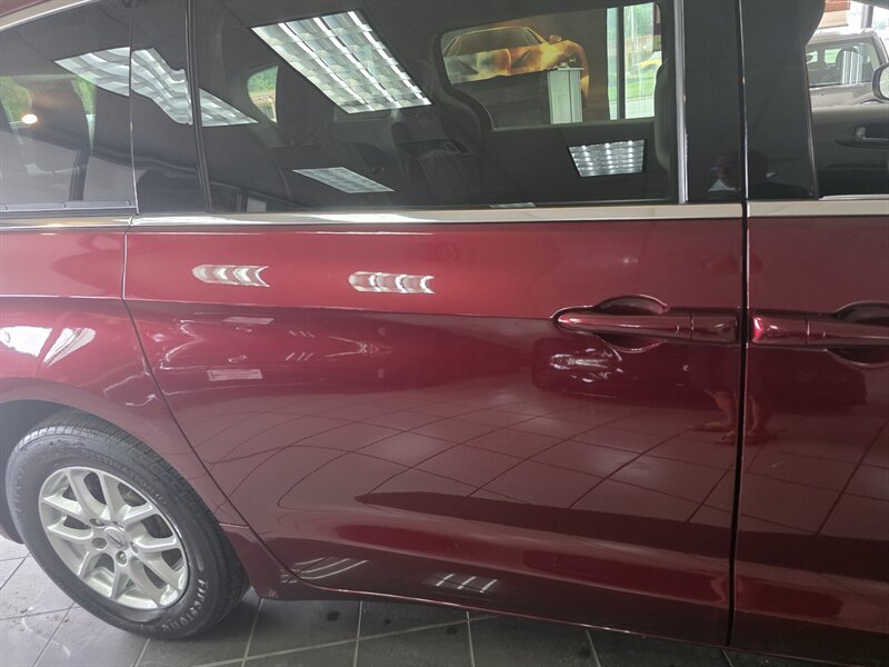Used 2021 Chrysler Voyager LX FWD image 27