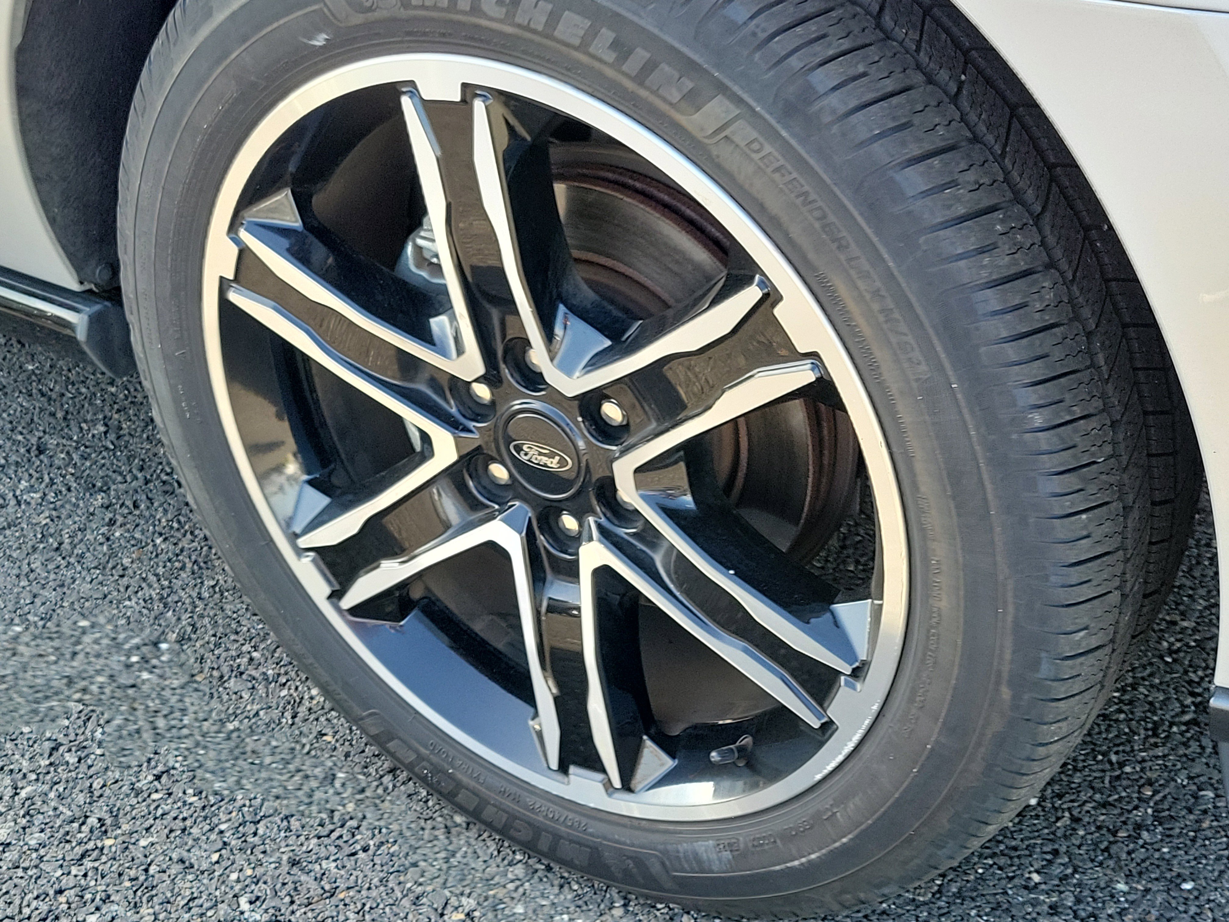 Used 2019 Ford Expedition Limited w/ Equipment Group 303A RWD image 4