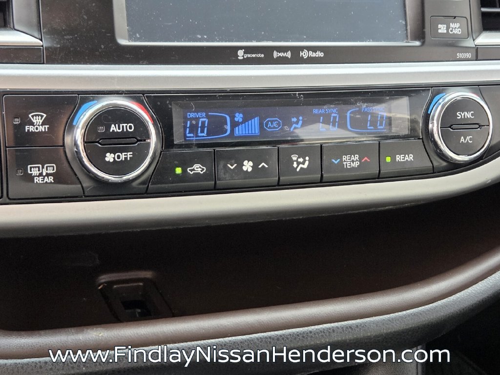 Used 2019 Toyota Highlander XLE AWD/4WD image 30